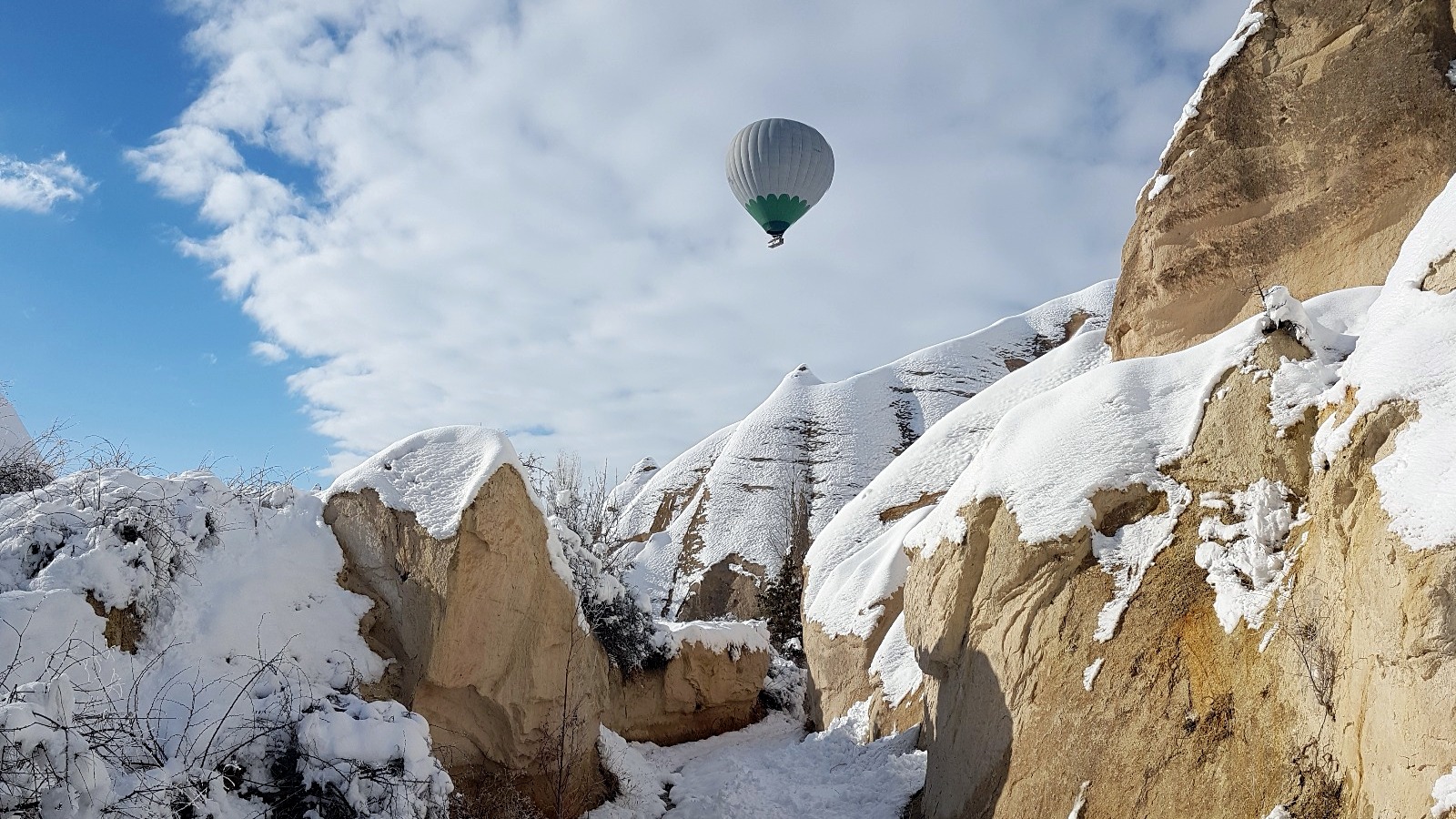Ay Işığı Altında Hediklerle Kapadokya Yürüyüş Turu